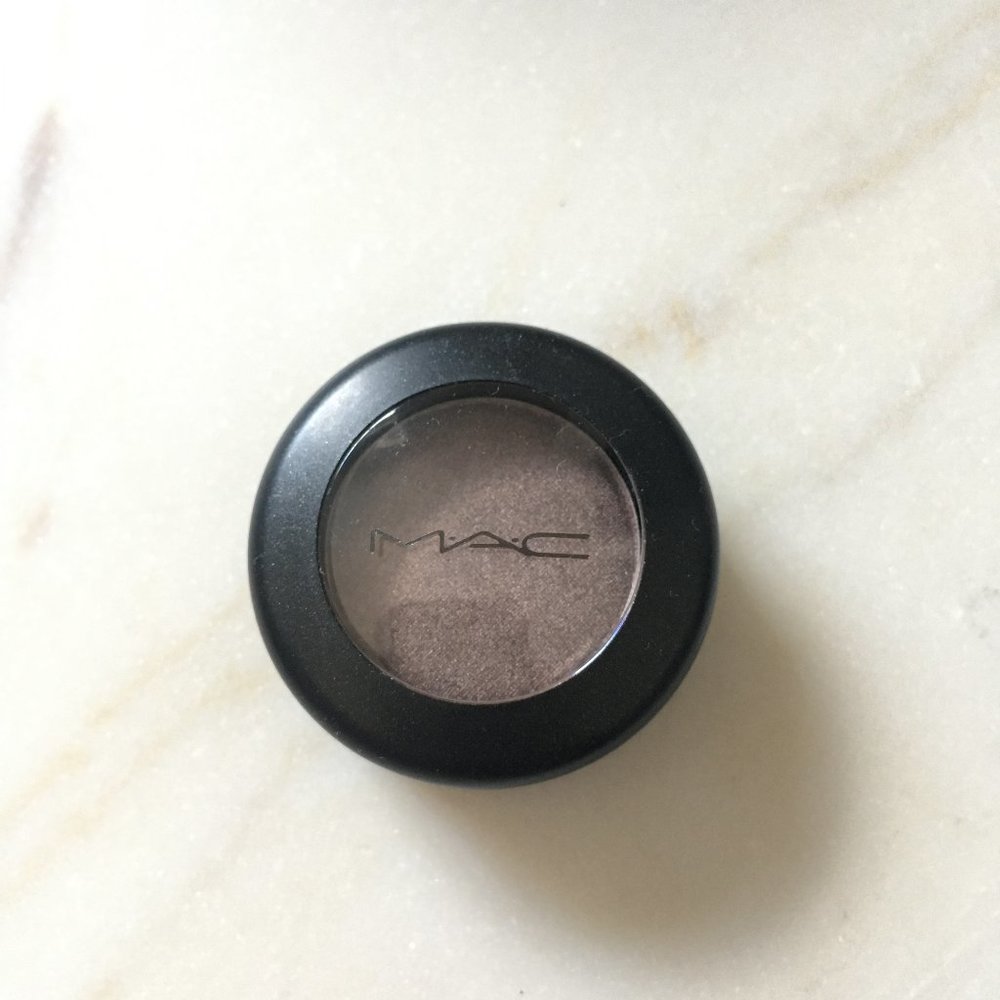 New MAC Cosmetics Single Eyeshadow in Satin Taupe